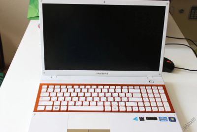 Лот: 7932118. Фото: 1. Samsung 300V5A-S1A Золотистый... Ноутбуки
