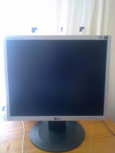 Лот: 6168168. Фото: 1. Монитор LG Flatron L1750U. ЖК-мониторы