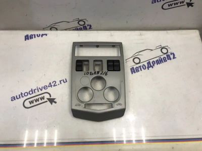Лот: 21709132. Фото: 1. рамка магнитолы Renault Logan... Двигатель и элементы двигателя