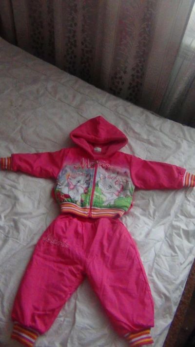 Лот: 4781002. Фото: 1. теплый костюм на девочку. Костюмы, пиджаки, комбинезоны