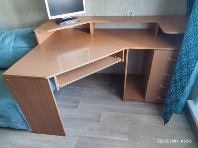 Лот: 22352545. Фото: 1. Стол компьютерный. Компьютерные и письменные столы