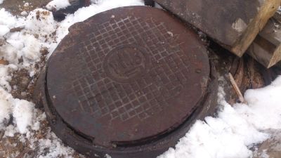 Лот: 7515148. Фото: 1. Люк канализационный чугунный с... Водоотведение, водостоки и канализация