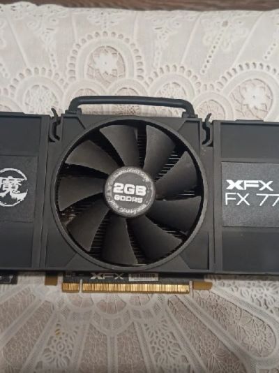 Лот: 18622279. Фото: 1. XFX Radeon HD 7770 на 2gb. Видеокарты