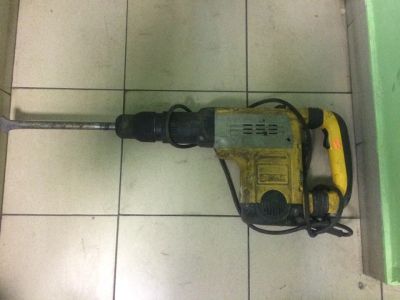 Лот: 10529210. Фото: 1. Отбойный молоток DeWALT D25840K... Электроинструмент