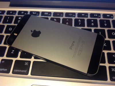 Лот: 5026441. Фото: 1. iPhone 5s 32Gb Space Grey - [Обмены... Кнопочные мобильные телефоны