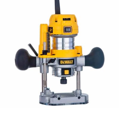 Лот: 21722571. Фото: 1. Фрезер DEWALT D26204K-QS (13947... Электроинструмент