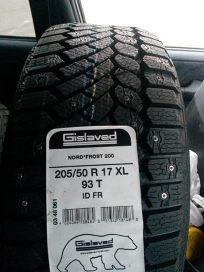 Лот: 10542871. Фото: 1. 205/50 R17 93T XL Gisloved Nord... Шины