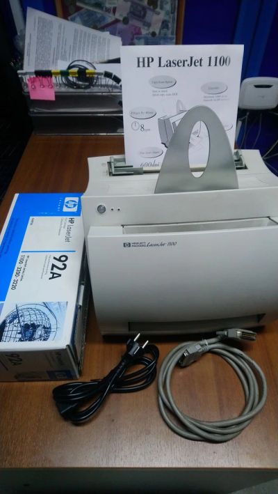 Лот: 18146032. Фото: 1. Принтер HP LaserJet 1100 + 2 картриджа. Лазерные принтеры