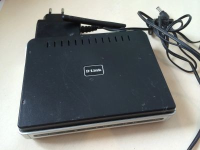 Лот: 4463731. Фото: 1. роутер маршрутизатор D-Link DIR-300. WiFi, Bluetooth адаптеры