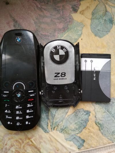 Лот: 17433832. Фото: 1. Мобильный телефон BMW Z8 (2SIM... Кнопочные мобильные телефоны