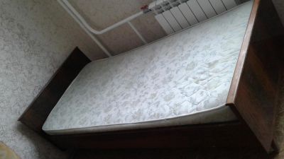 Лот: 10785674. Фото: 1. Кровать полуторка с матрацом. Кровати