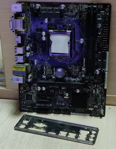 Лот: 19417184. Фото: 1. Мат. плата ASRock B85M-HDS LGA... Материнские платы