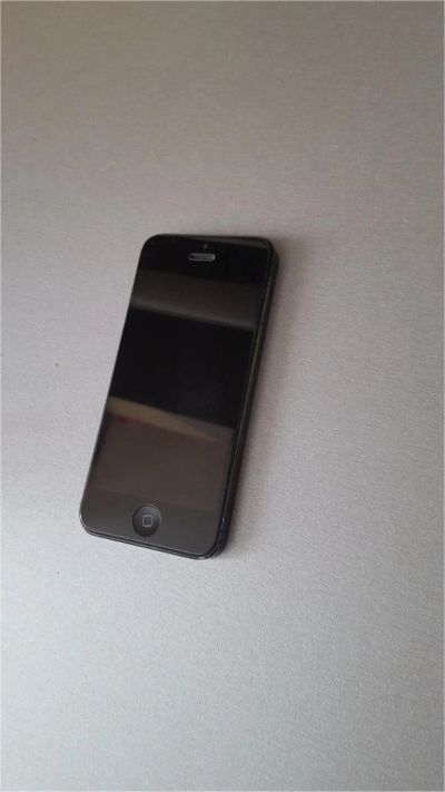 Лот: 6696054. Фото: 1. Iphone 5 32Gb Black. Смартфоны