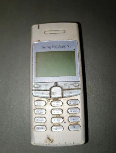 Лот: 21102994. Фото: 1. Телефон Sony Ericsson находка... Кнопочные мобильные телефоны