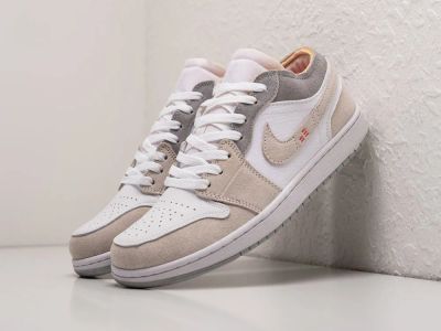 Лот: 20596275. Фото: 1. Кроссовки Nike Air Jordan 1 Low... Кеды, кроссовки, слипоны