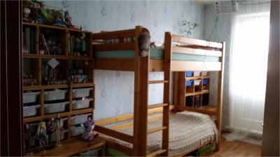 Лот: 10434348. Фото: 1. Кровать двух-ярусная с полками. Детские кровати и кроватки