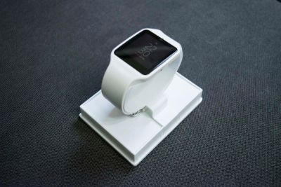 Лот: 7022568. Фото: 1. SONY SmartWatch 3 White. Смарт-часы, фитнес-браслеты, аксессуары