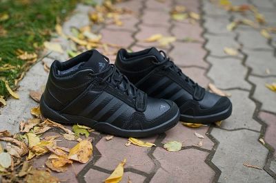 Лот: 8565808. Фото: 1. Зимние кроссовки Adidas. Кеды, кроссовки, слипоны