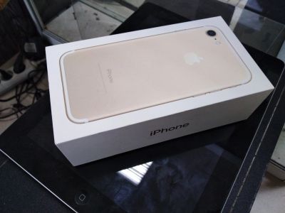 Лот: 11882150. Фото: 1. iPhone 7 золото. Смартфоны