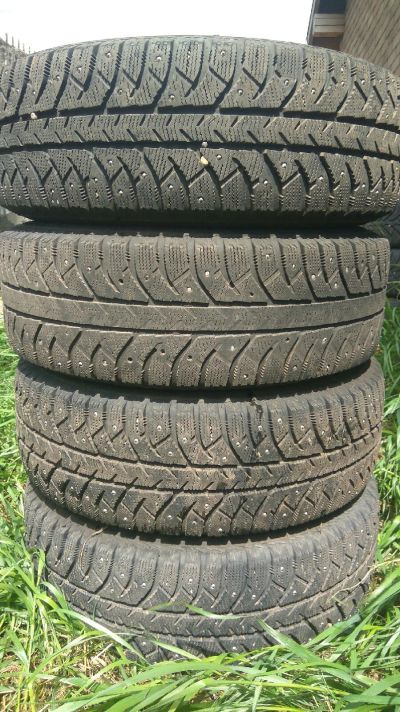 Лот: 14358318. Фото: 1. Bridgestone Ice Cruiser 7000 шипы... Шины на дисках