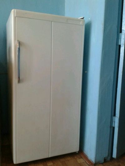 Лот: 9070303. Фото: 1. Холодильник бирюса. Холодильники, морозильные камеры