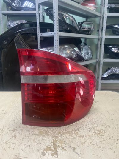 Лот: 25639091. Фото: 1. Задний (R) фонарь BMW X5 E70... Оптика и освещение