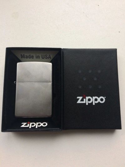 Лот: 10399801. Фото: 1. Зажигалка Zippo. Зажигалки, спички, пепельницы