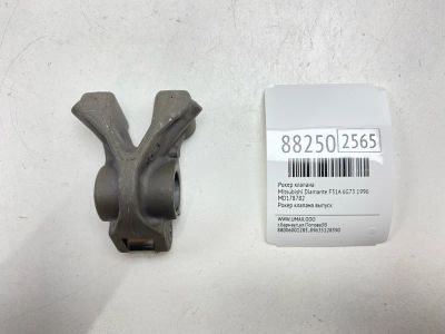 Лот: 22873771. Фото: 1. Рокер клапана Mitsubishi Diamante... Двигатель и элементы двигателя