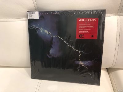 Лот: 13653424. Фото: 1. Грампластинка Dire Straits Love... Аудиозаписи