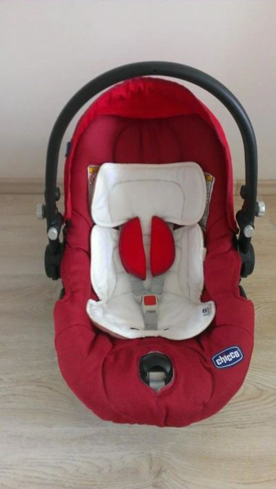 Лот: 9859515. Фото: 1. Автолюлька chicco 0-30 кг. Детские автокресла
