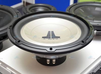 Лот: 9608327. Фото: 1. JL Audio 12W1v2-8 cабвуфер 12... Сабвуферы