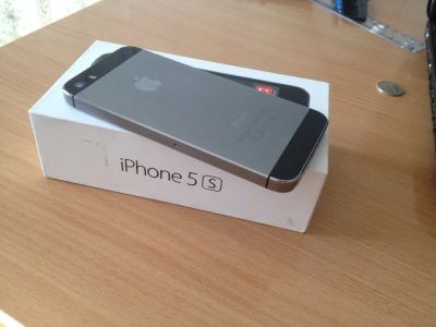 Лот: 5317083. Фото: 1. iPhone 5s(16gb) + гарантия до... Смартфоны