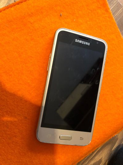 Лот: 15683992. Фото: 1. Samsung j120f. Смартфоны