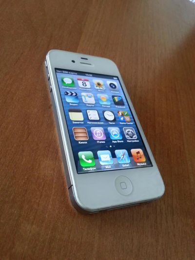 Лот: 3149263. Фото: 1. IPhone 4 Белый 16Гб. Смартфоны