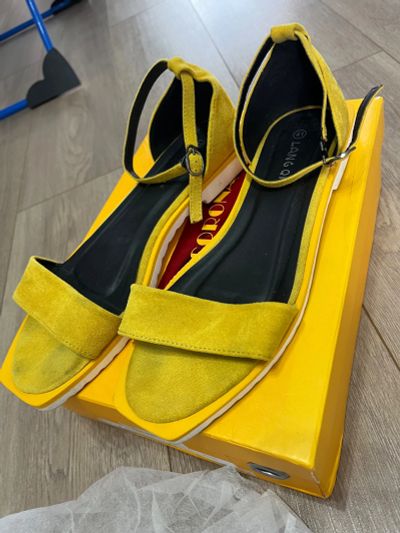 Лот: 22352652. Фото: 1. Босоножки желтые 💛. Босоножки
