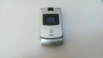 Лот: 7715434. Фото: 1. Motorola V3. Кнопочные мобильные телефоны