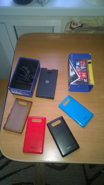 Лот: 4853950. Фото: 1. Nokia Lumia 820 LTE 8GB + 3 панели... Смартфоны