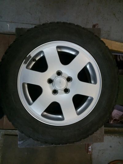 Лот: 8311051. Фото: 1. 5*100 R 15 GoodYear ultragrip... Шины на дисках