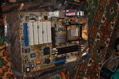 Лот: 3345473. Фото: 1. asus p4pe + cel 2.0ghz. Материнские платы