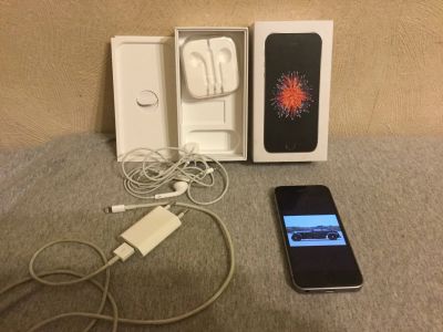 Лот: 12027938. Фото: 1. iPhone SE 32g. Смартфоны