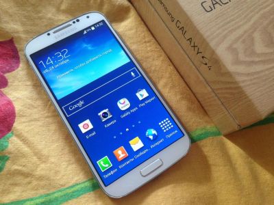 Лот: 6321615. Фото: 1. Samsung Galaxy S4 16Gb White. Смартфоны