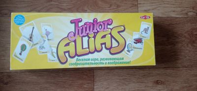 Лот: 20946529. Фото: 1. Alias junior настольная игра. Настольные игры, карты