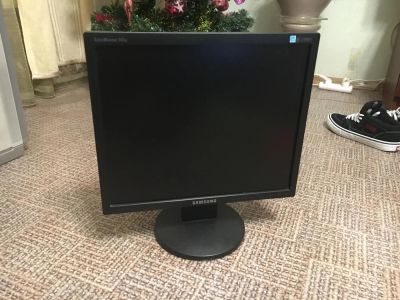 Лот: 10930939. Фото: 1. Монитор Samsung SyncMaster 743N. ЖК-мониторы