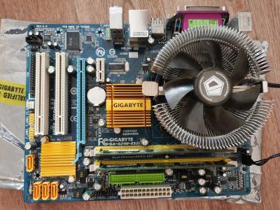 Лот: 17212928. Фото: 1. Материнская плата GigaBYTE GA-G31M-ES2L... Материнские платы