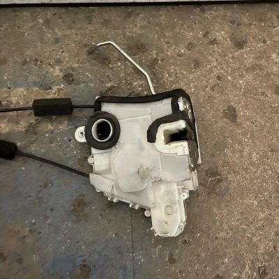 Лот: 24785851. Фото: 1. Honda insight Замок двери передний... Кузов