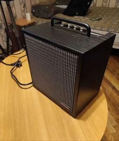 Лот: 20858708. Фото: 1. комбоусилитель ibanez ibz10gv2. Гитарные эффекты и комбоусилители