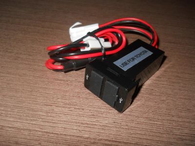 Лот: 9834808. Фото: 1. USB в штатное место для Toyota. Электроприборы для автомобиля