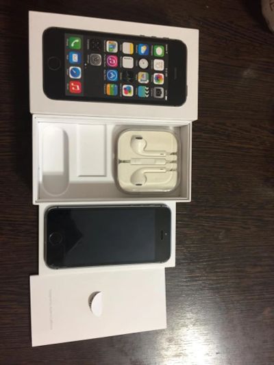 Лот: 11565358. Фото: 1. Iphone 5s 16Gb РСТ полный комплект. Смартфоны