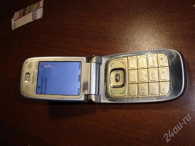 Лот: 667116. Фото: 1. Nokia 6131 gold. Кнопочные мобильные телефоны
