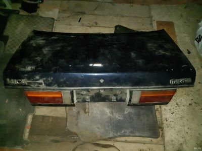 Лот: 15615167. Фото: 1. Mazda Luce крышка багажника. Кузов
